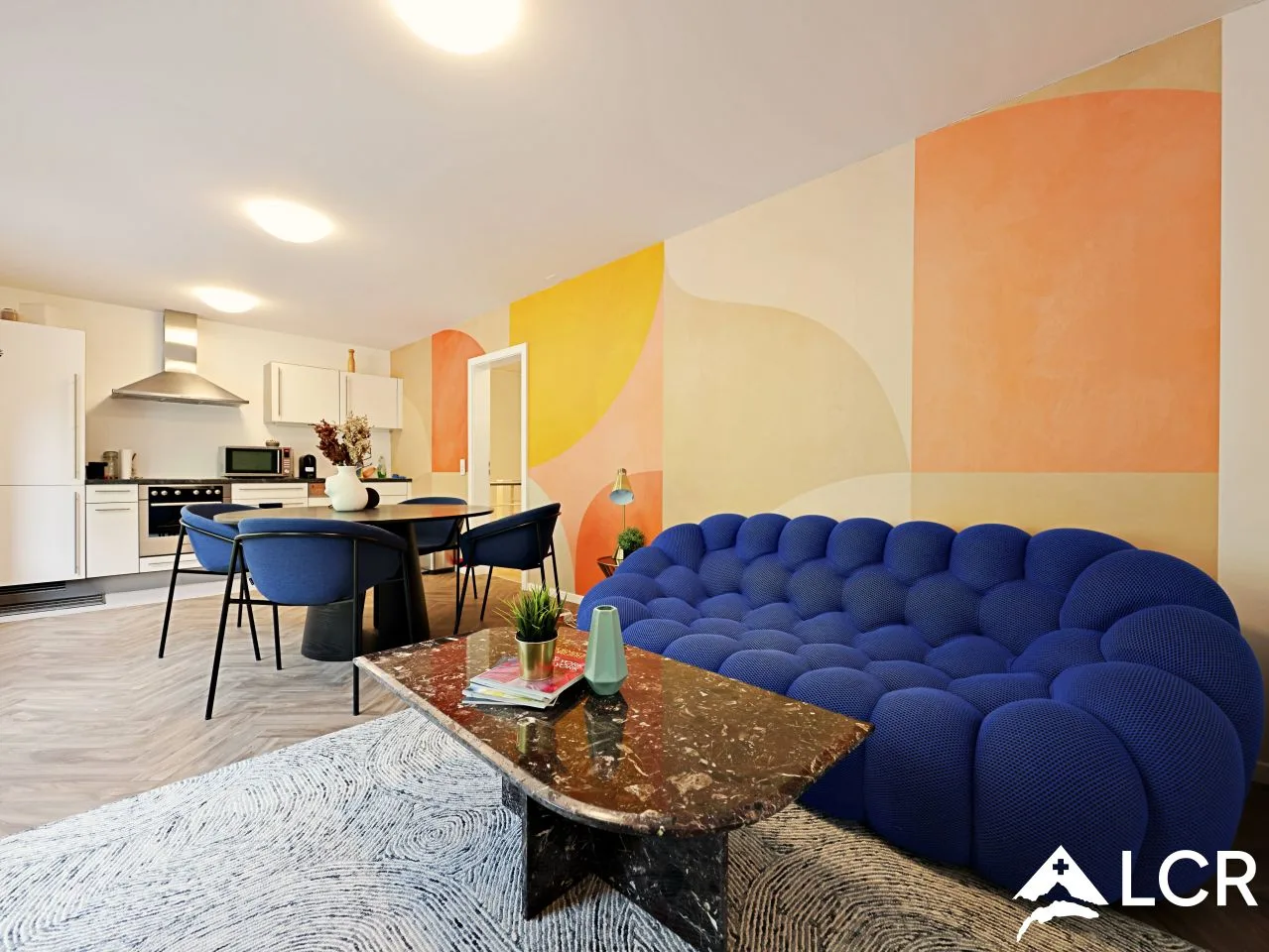 Verkaufte Gewerbeoberfläche als 3,5-Zimmer-Wohnung - Parkplatz