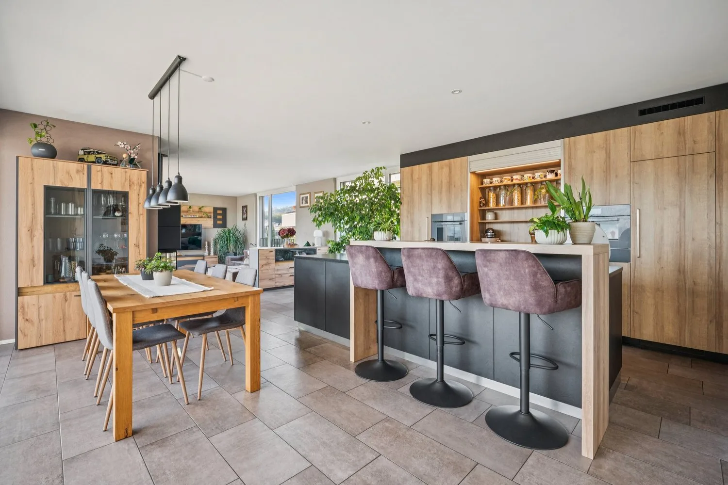 Appartement attique exclusif 4.5 pièces avec vue loin et intimité