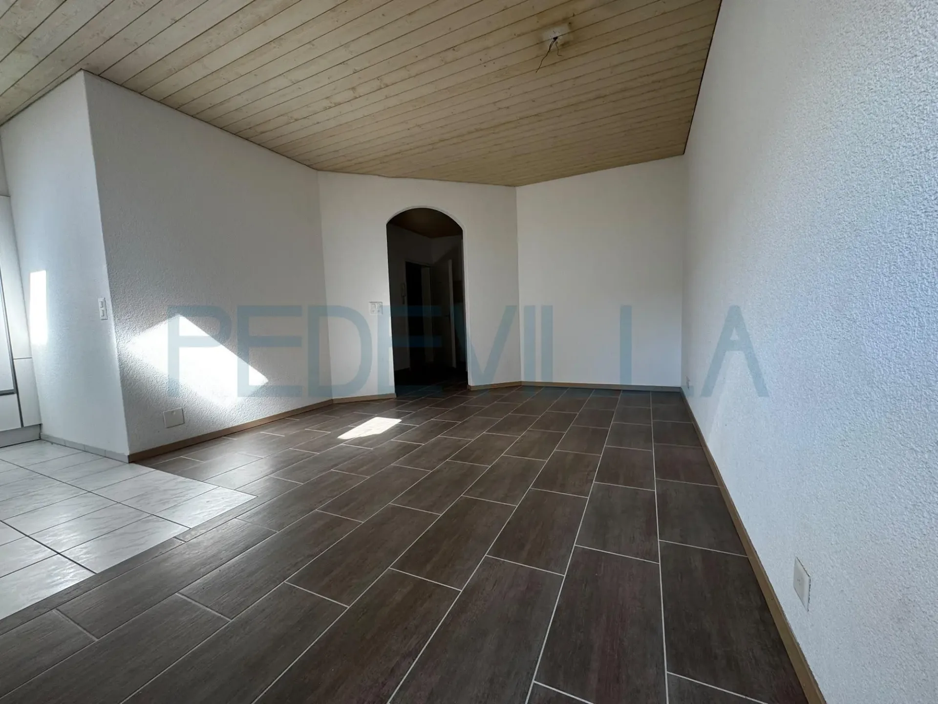 Zu vermieten ? Schöne 2,5-Zimmer-Wohnung im 4. Stock