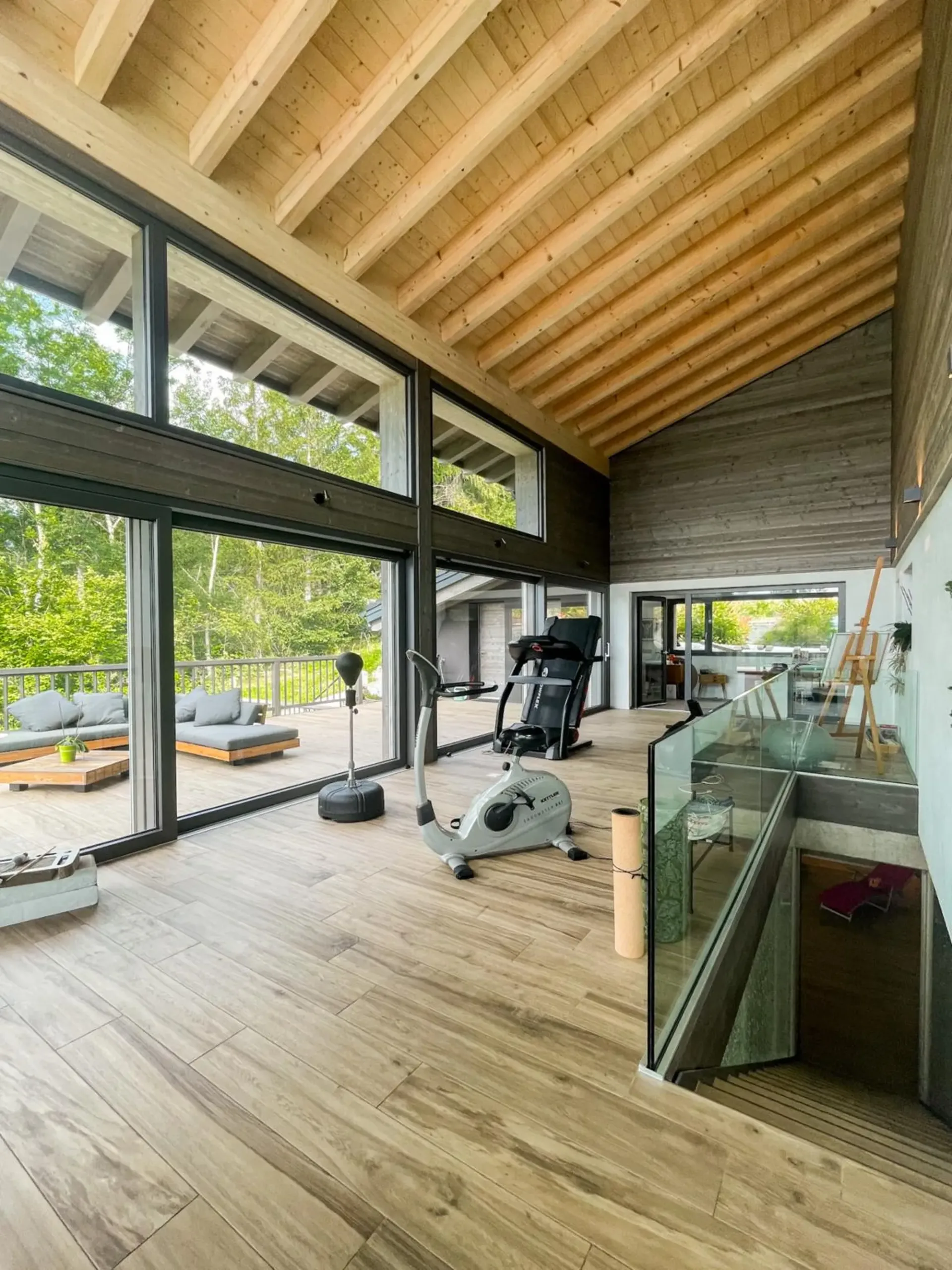 Architektenchalet von Ausnahme im Herzen der Natur mit Pool und Panoramablick