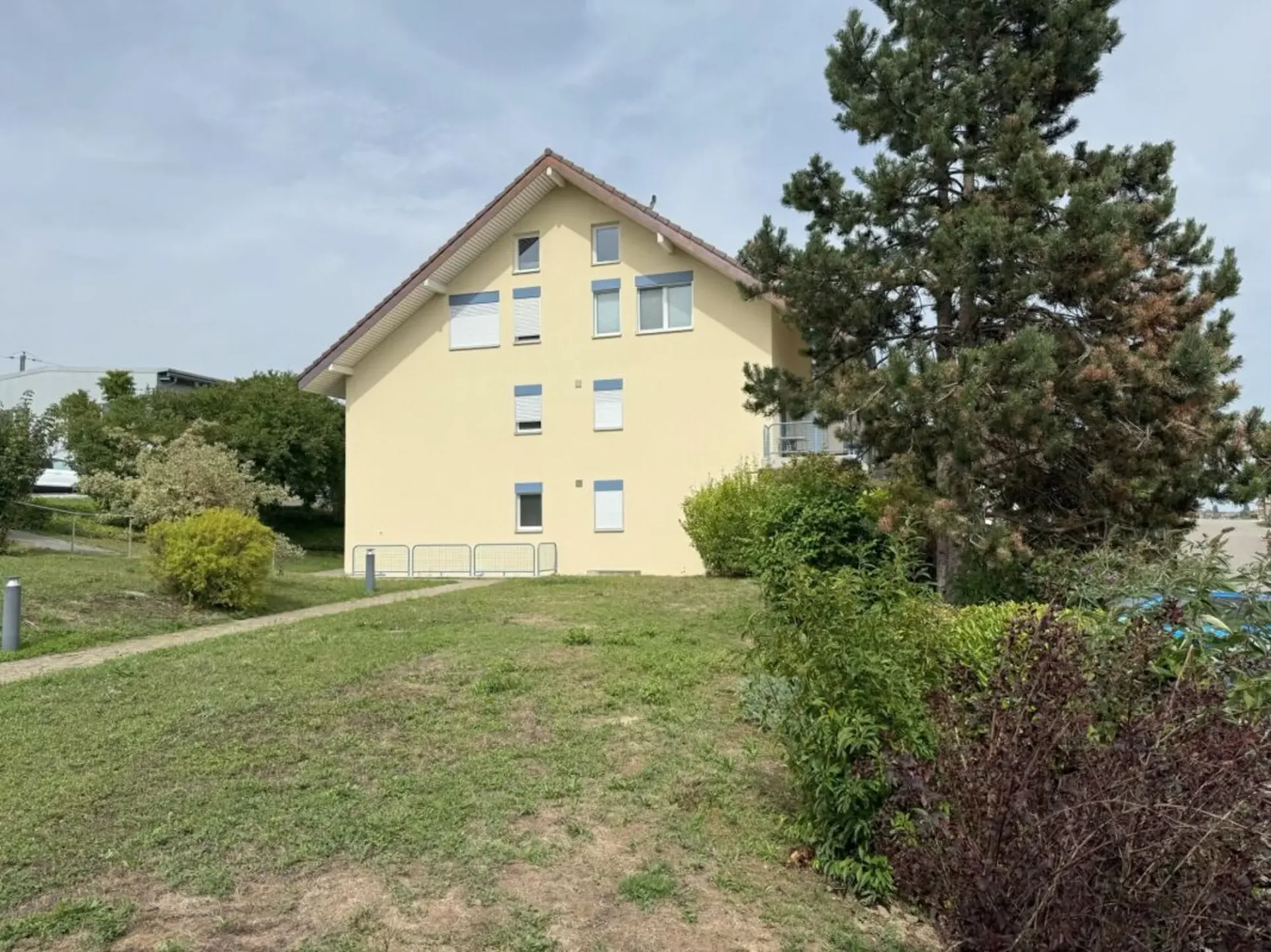 Attikawohnung mit viel Sonne und attraktiver Fernsicht