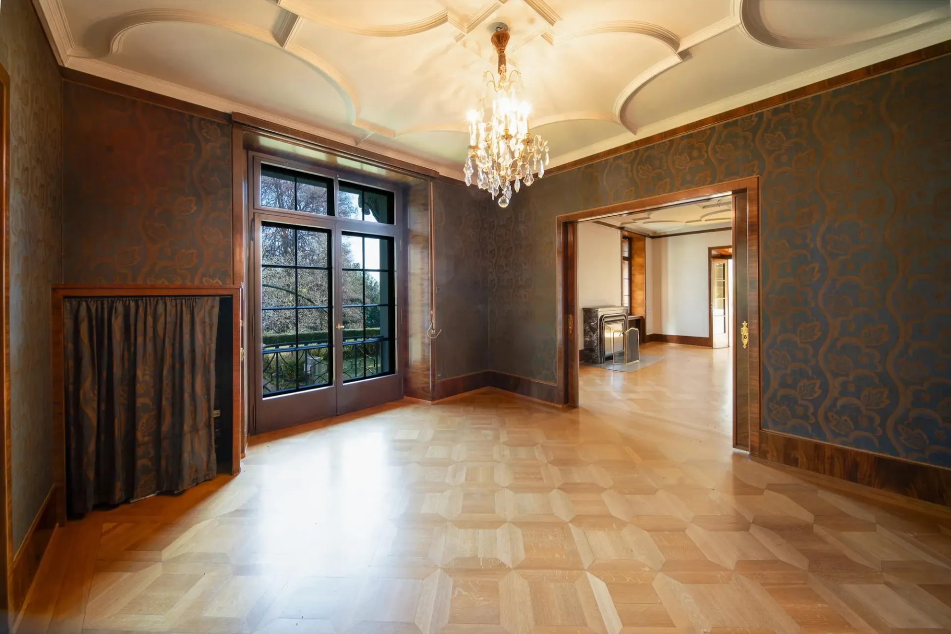 Herrschaftliche Villa mit Blick über den Zürichsee