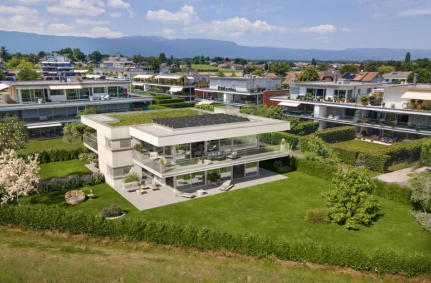Prachtwohnung mit 3,5 Zimmern und Terrasse in einer Neubau