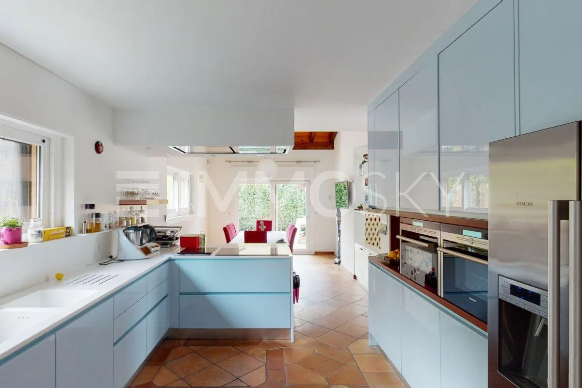 A large villa for a large family-NEW PRICE