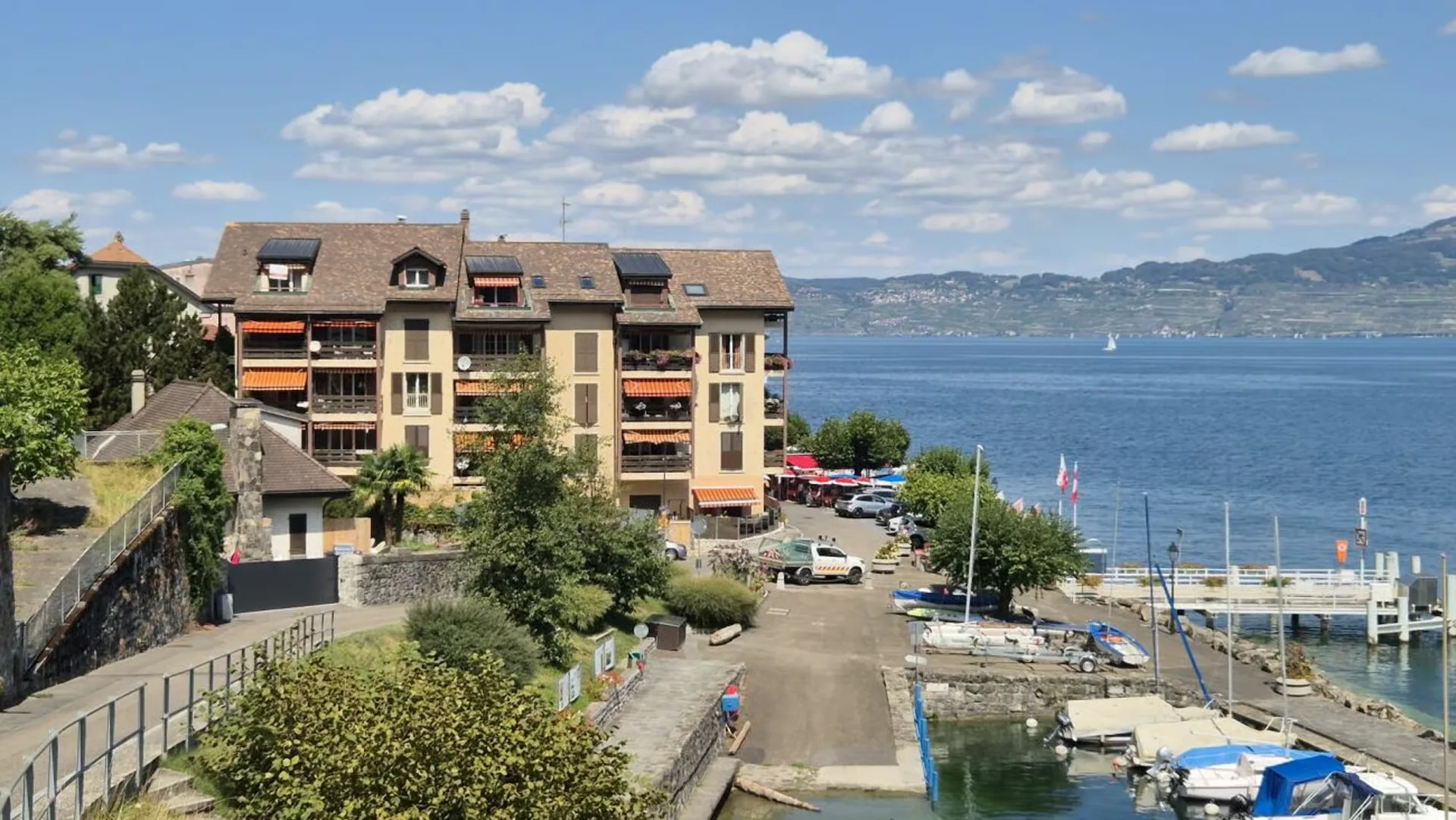 Appartement 3,5 Zimmer + Galerie, Blick auf den See
