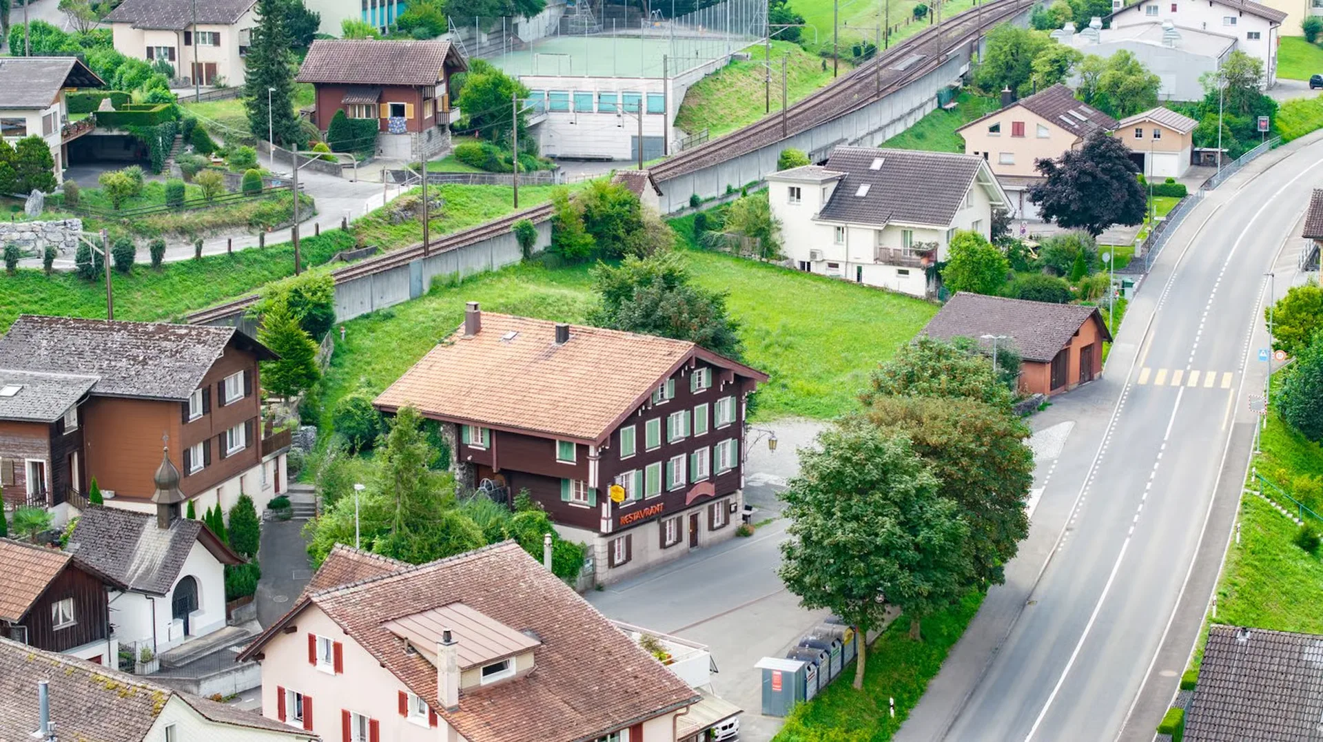 Terreno edificabile di 1872 m2 in zona centrale 2 - potenziale di sviluppo nel cuore di Silenen