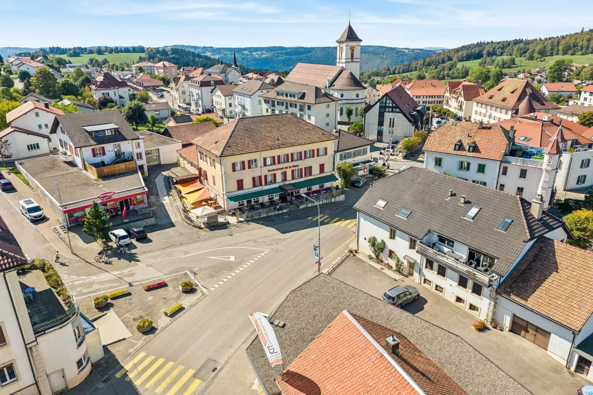 Historische Hotelgelegenheit in den Franches-Montagnes