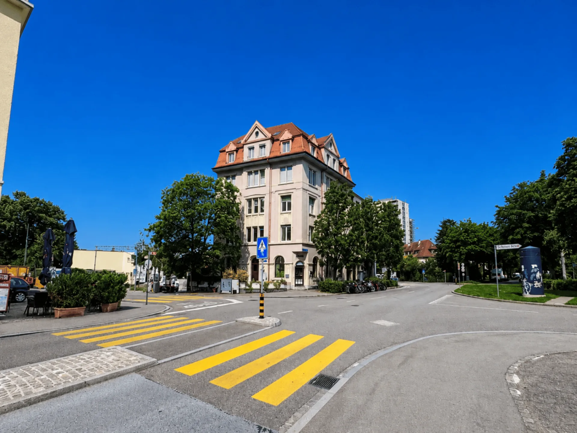 Beautiful 2.5-room apartment on the 2nd floor (w4) with balcony, private washing machine, and basement compartment