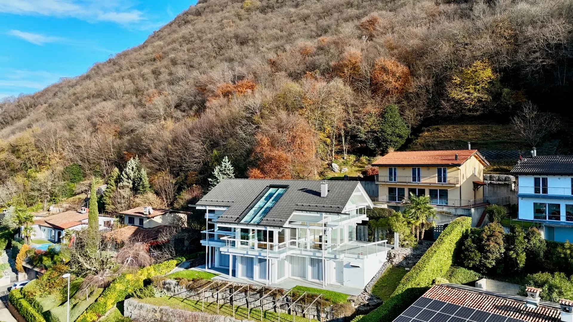 Moderna e Luminosa Villa HUF HAUS a Carabbia