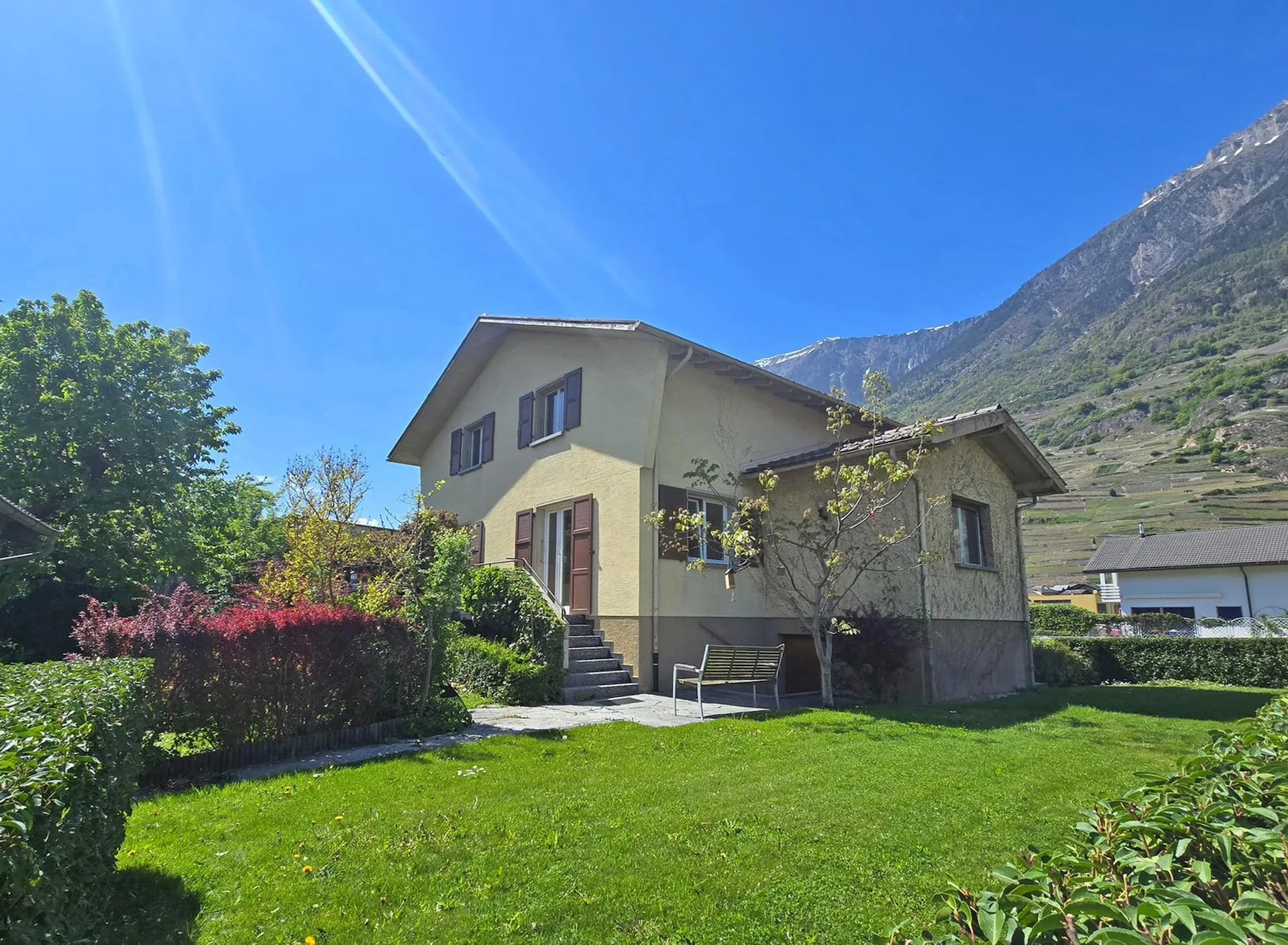 Haus mit 5,5 Zimmern und Anbau 60m2