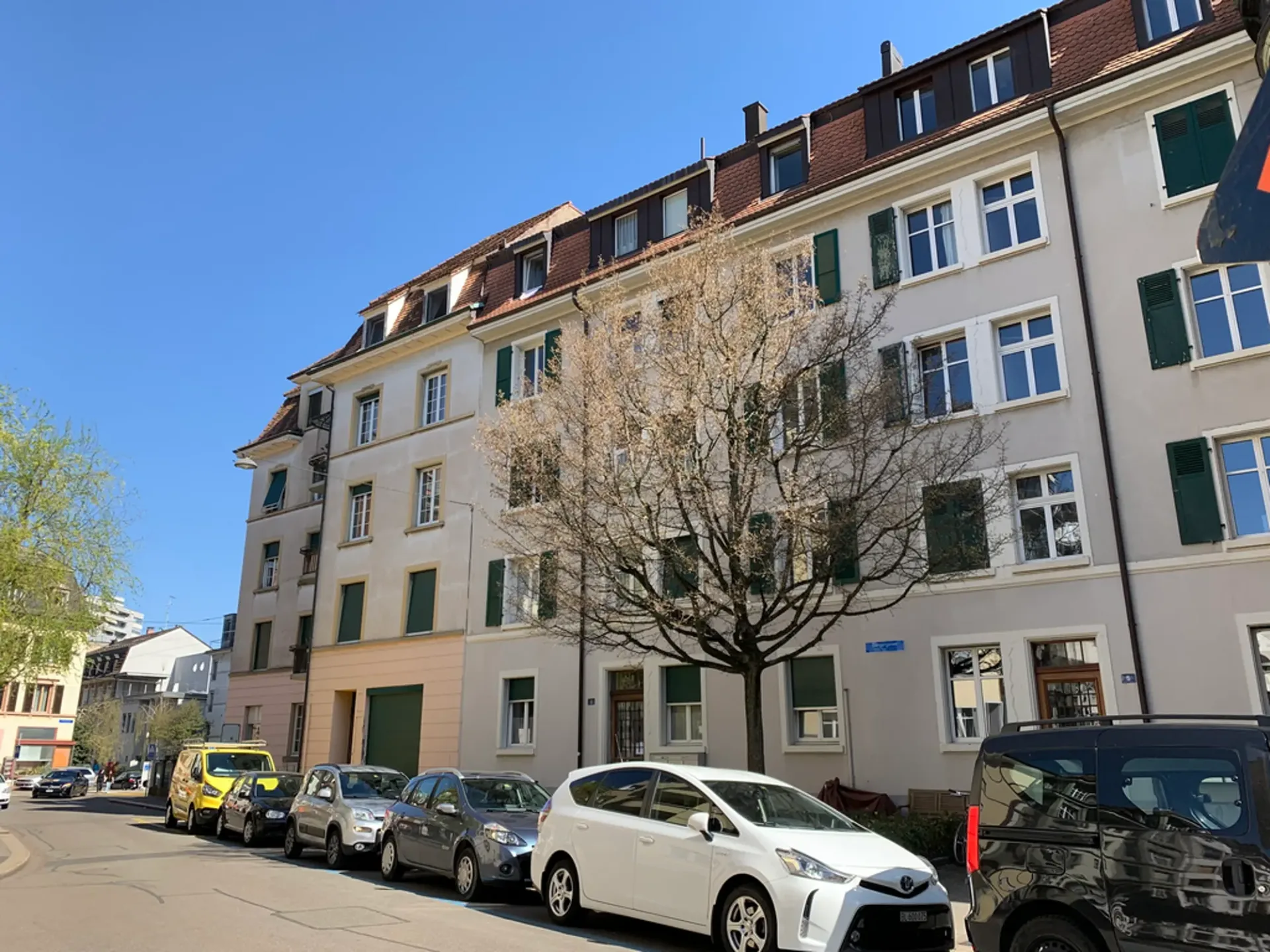 Bright 3.5-room apartment with large balcony & cozy living kitchen