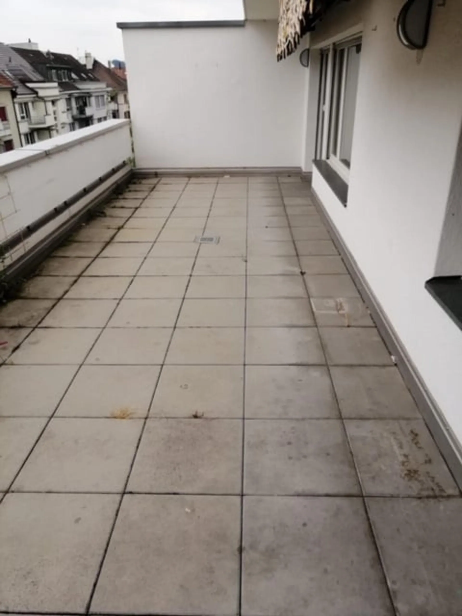 Moderne 3.5-Zimmer-Dachwohnung mit Balkon in Basel