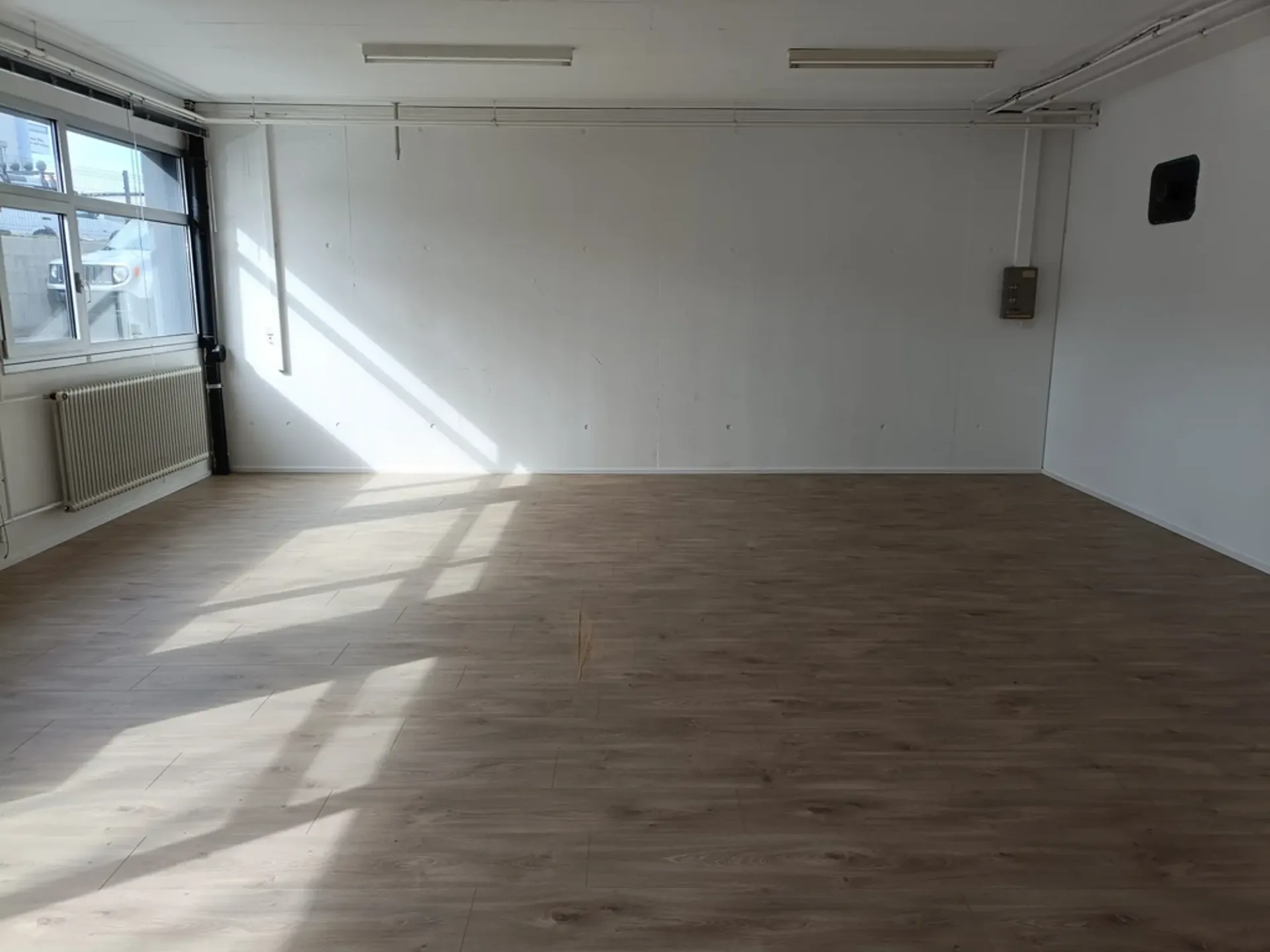 Zu vermieten, Büro-Lagerplatz