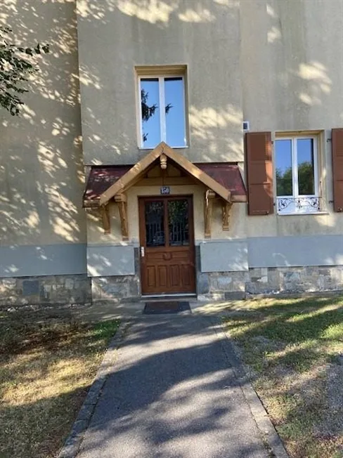 Wohnung 3,5 Zimmer in kleinem Gebäude