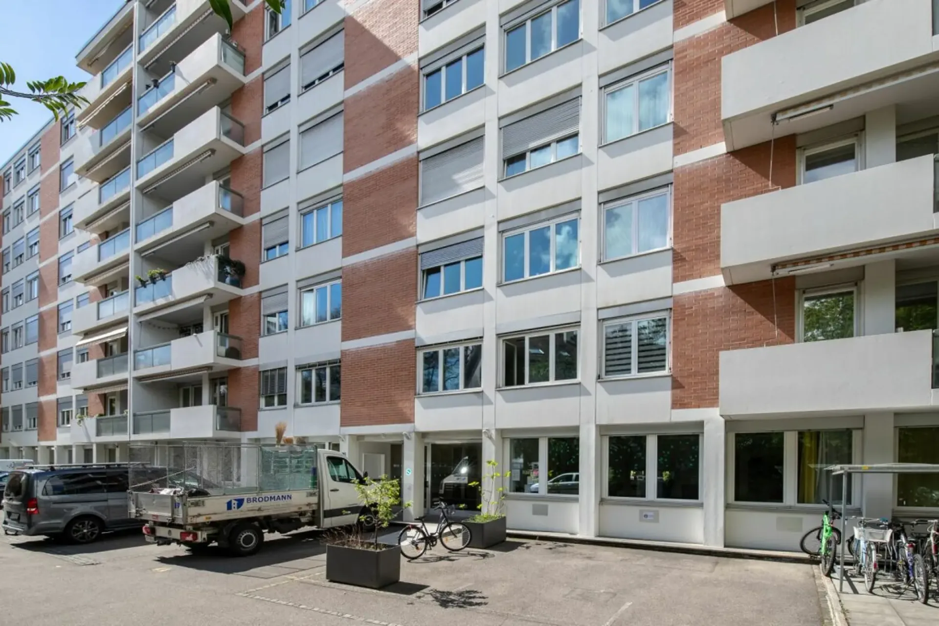 Zwischen Messe und Wettsteinplatz - Einstellhallenplätze in Basel