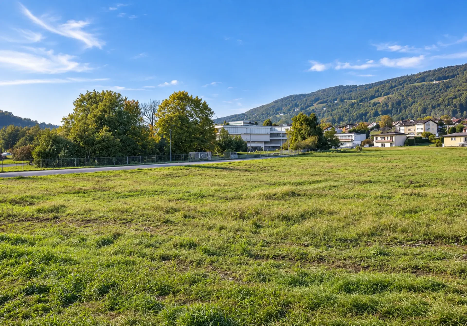 Artisanal land with significant building potential