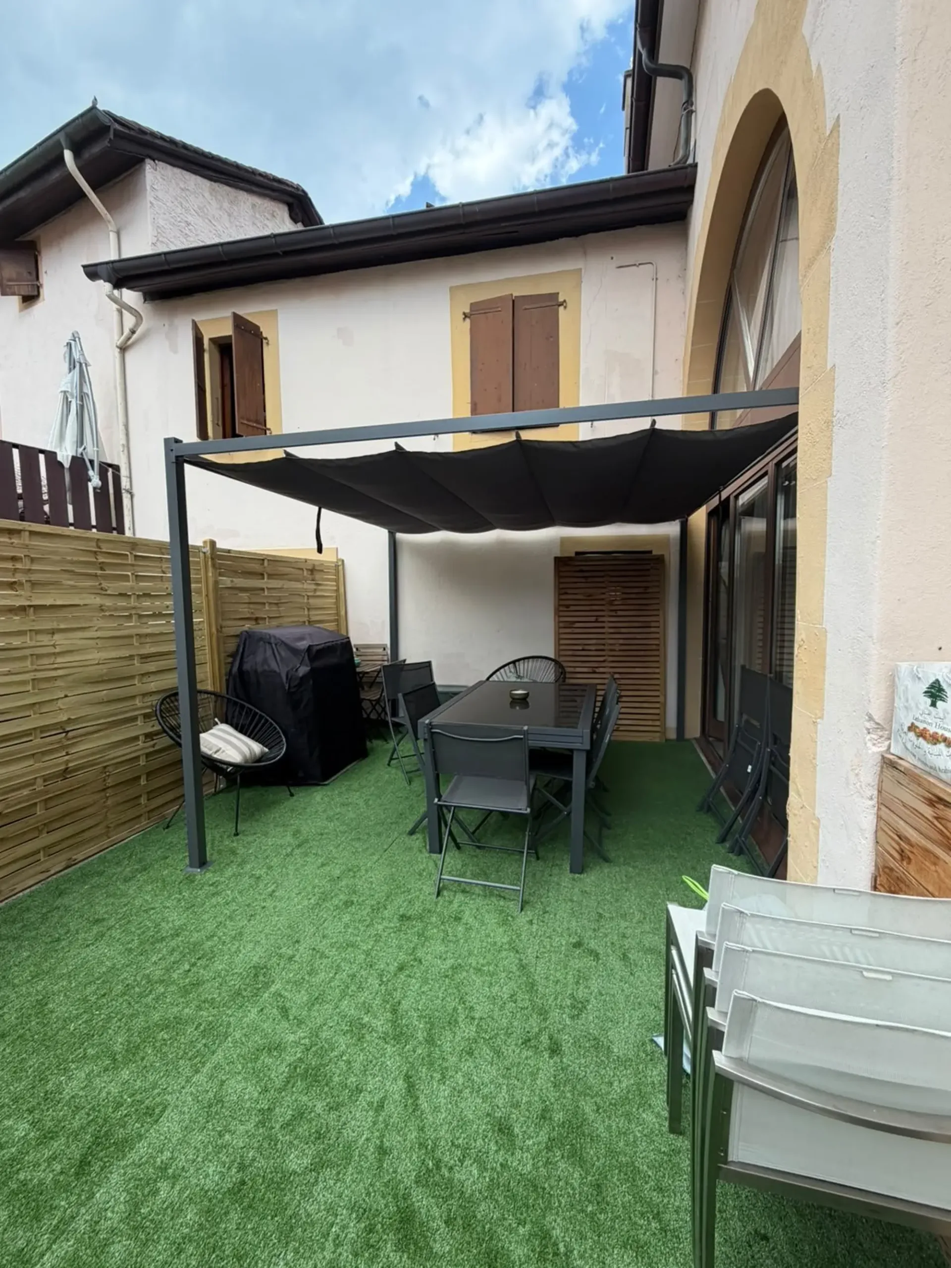 Zu vermieten - Schönes Haus mit 3.5 Zimmern und 173 m² im Herzen von Montagny