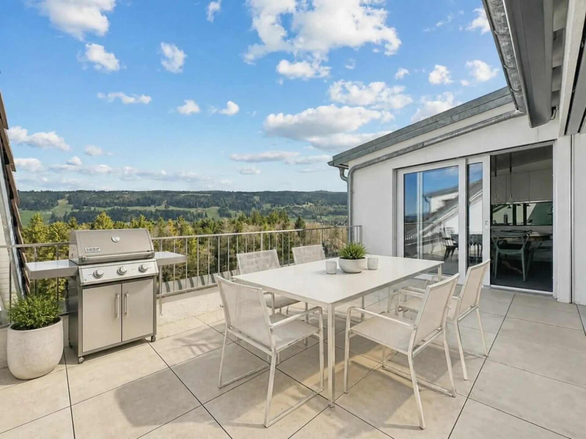 Geräumiges Duplex von 5,5 Zimmern mit 2 Balkon-Bädern