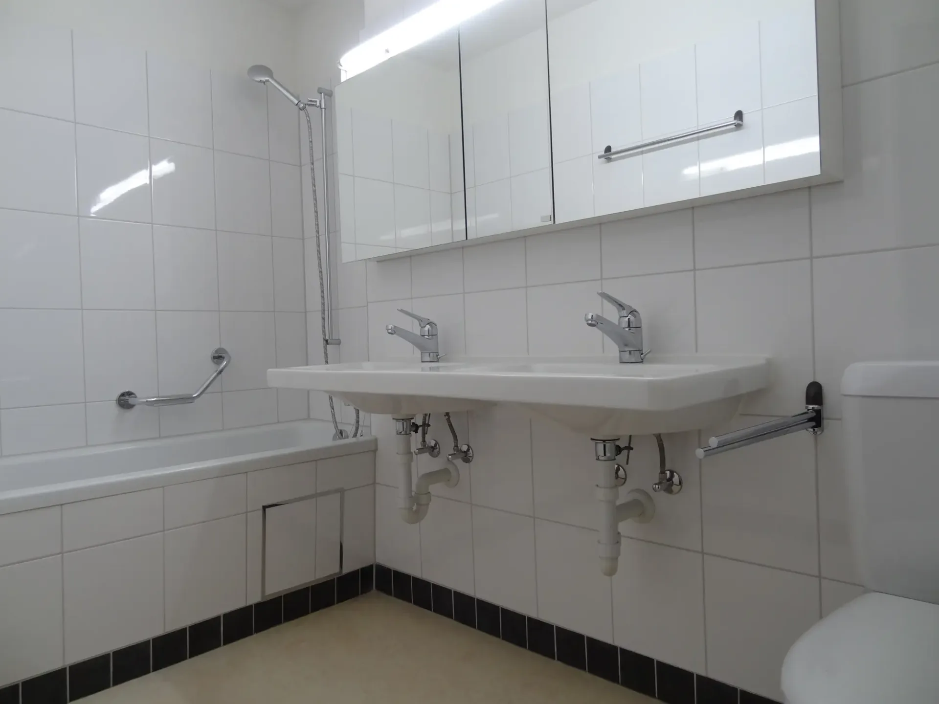 Large 4.5-room apartment for rent in the Mischeli development