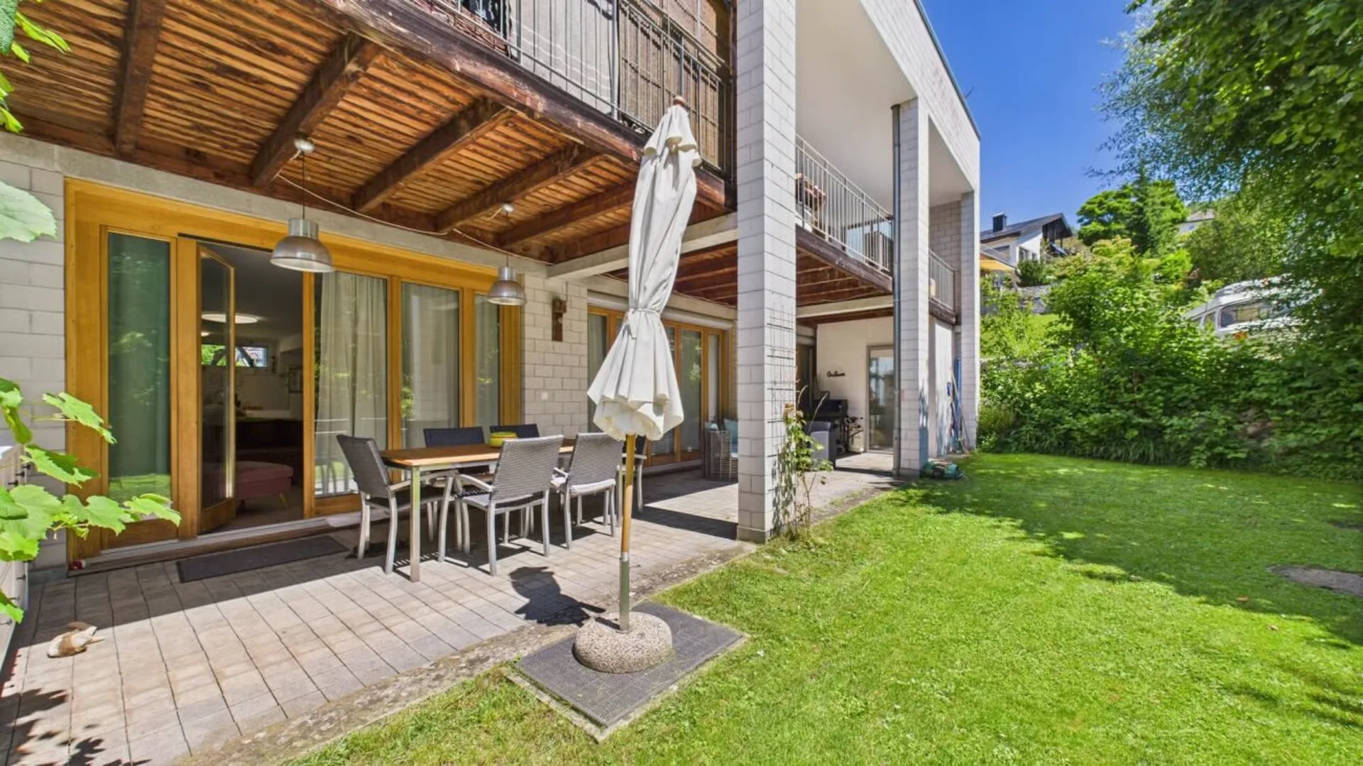 Familienfreundlich, hell & modern - Gartenwohnung mit Stil.