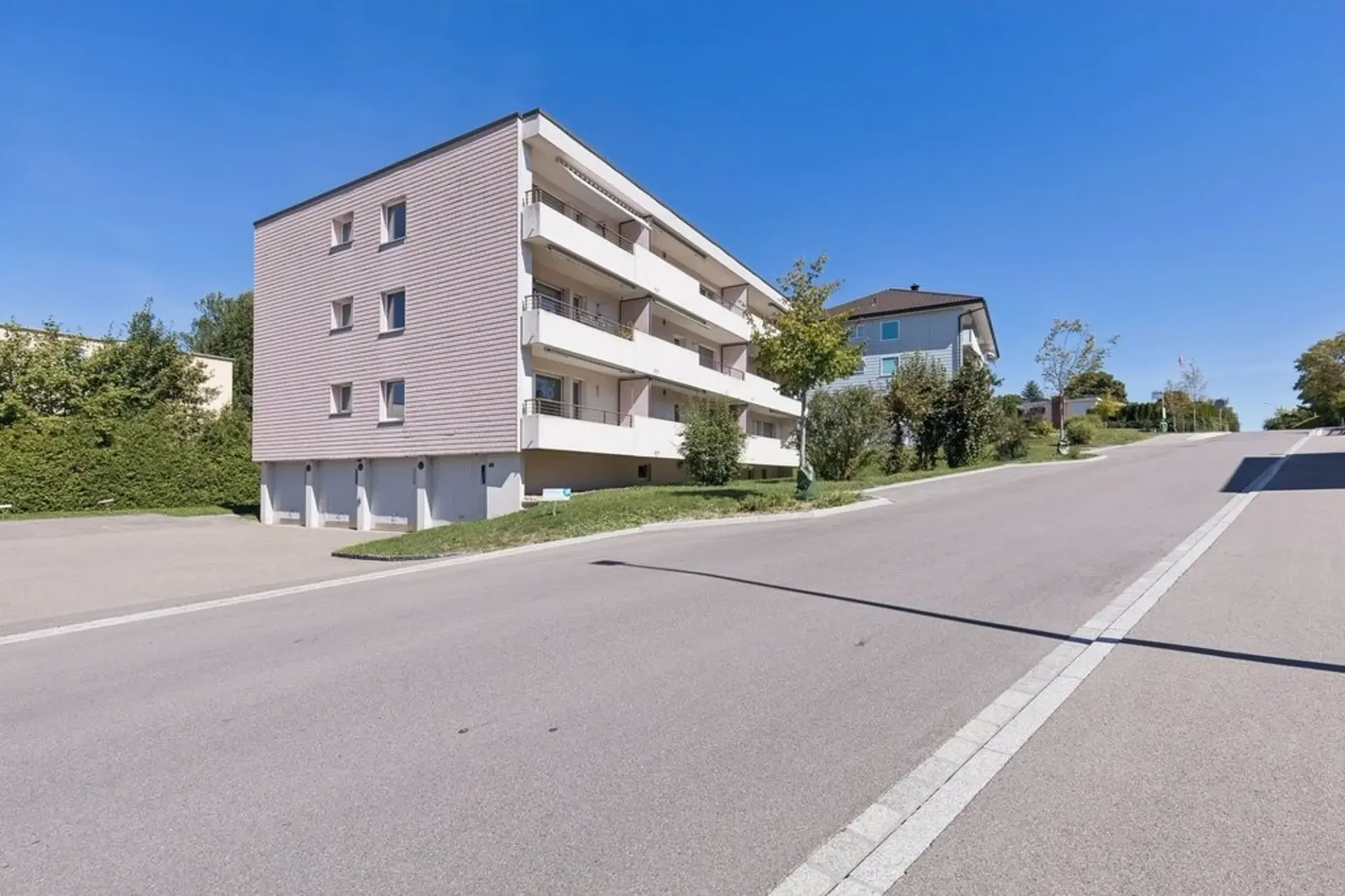 Spacious apartment in a quiet residential area for rent
