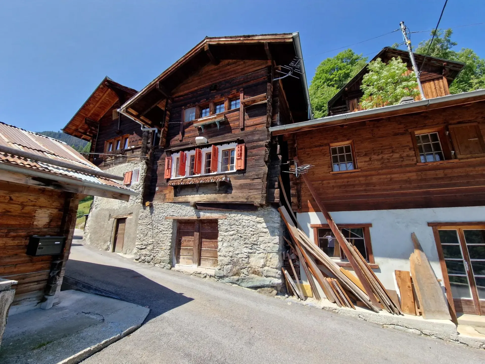 Sale to foreigners possible - Charming apartment with terrace and panoramic view of the Alps