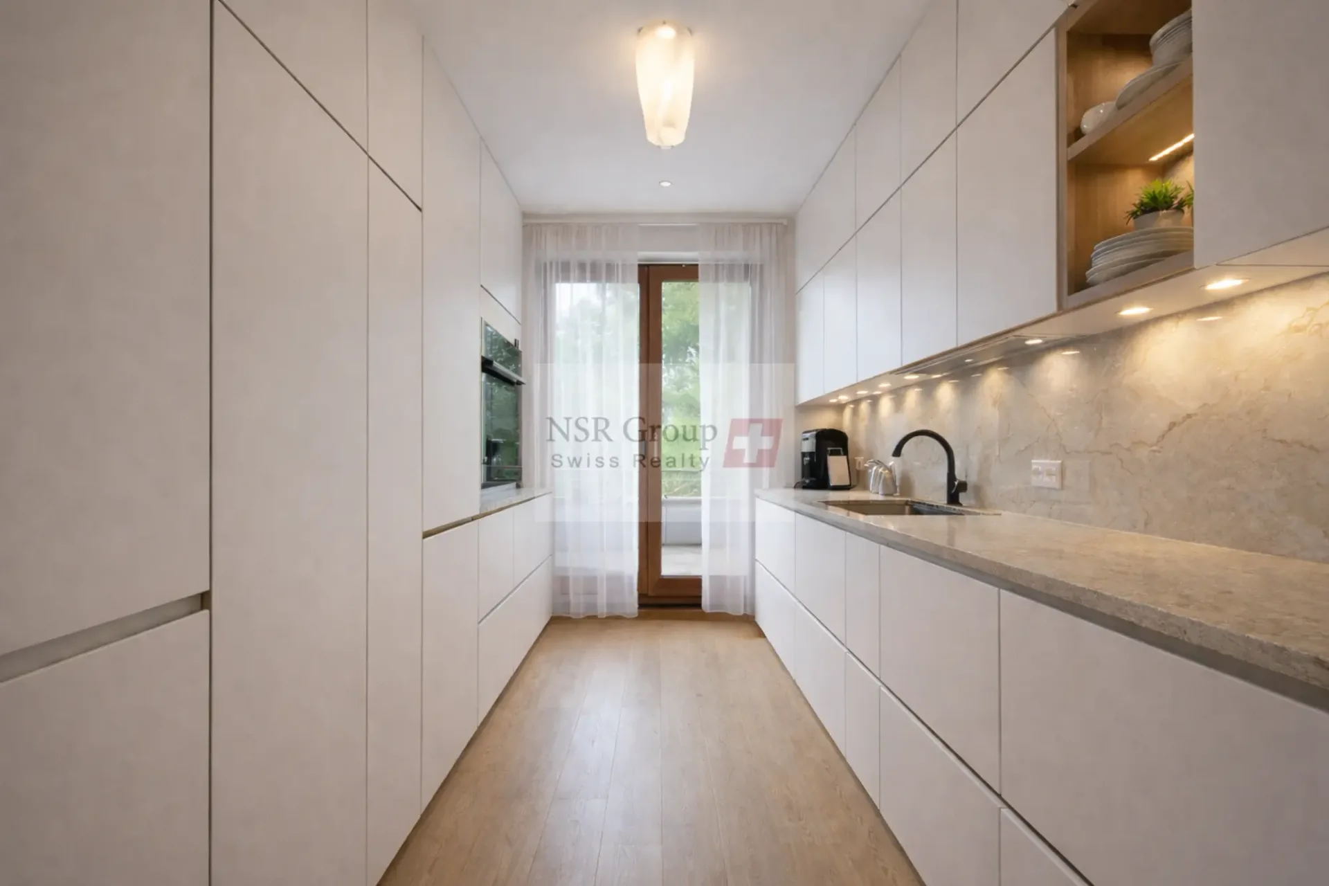 Apartment with spacious terrace, Park view and swimming pool - Sale by real estate company