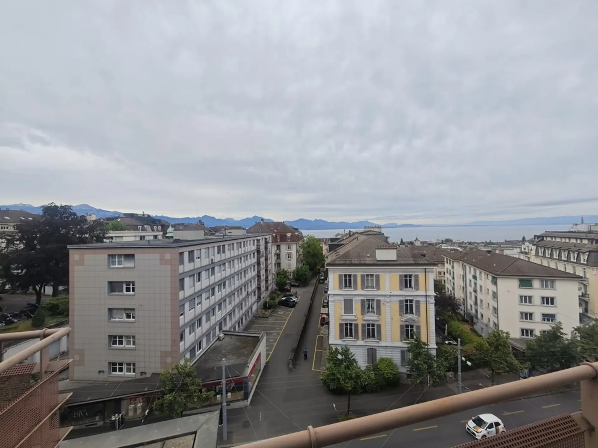 Prachtvolle Wohnung mit Seeblick, 5 Minuten von der Bahnstation entfernt